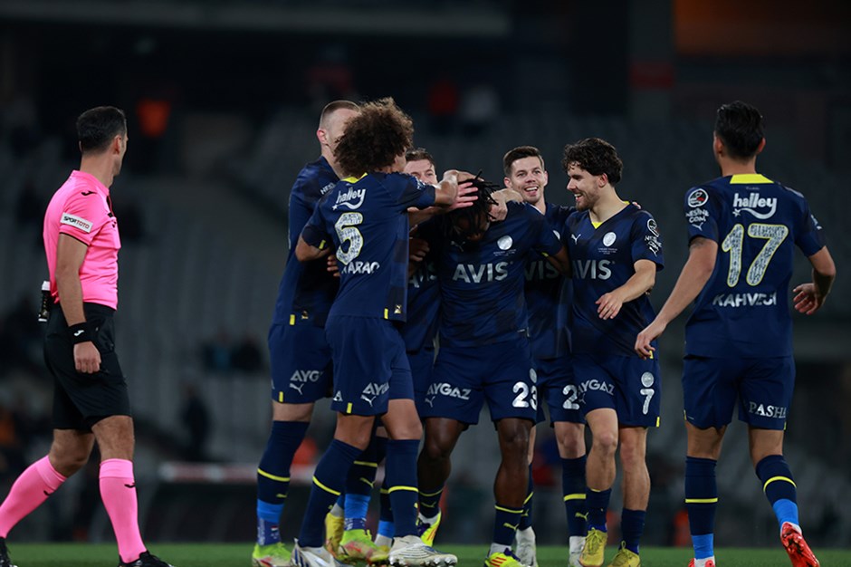 “Beşiktaş”la “Fənərbaxça”dan darmadağın