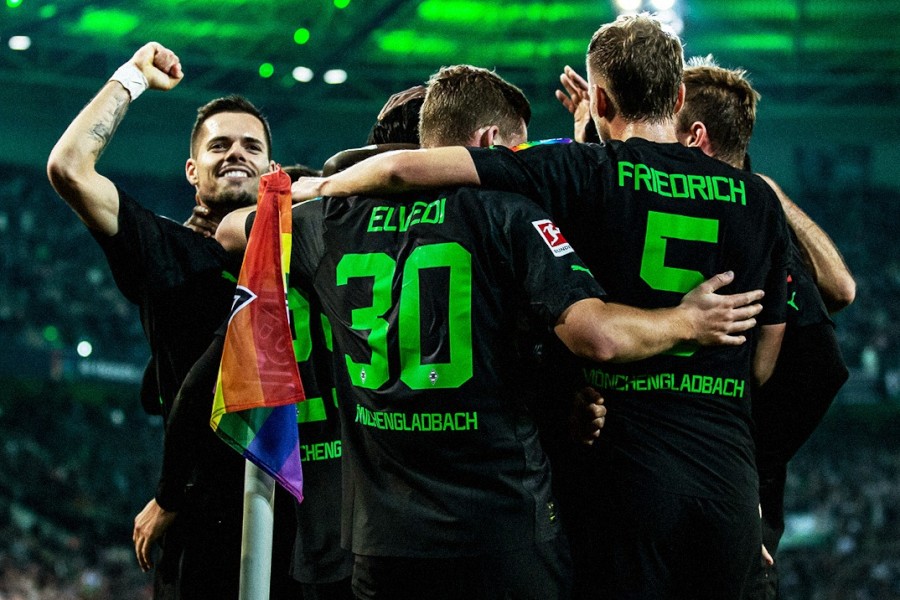 “Borussiya” adaşına məğlub oldu