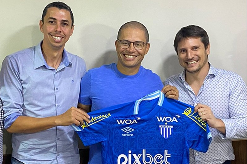 Aleks de Souza baş məşqçi təyin olundu