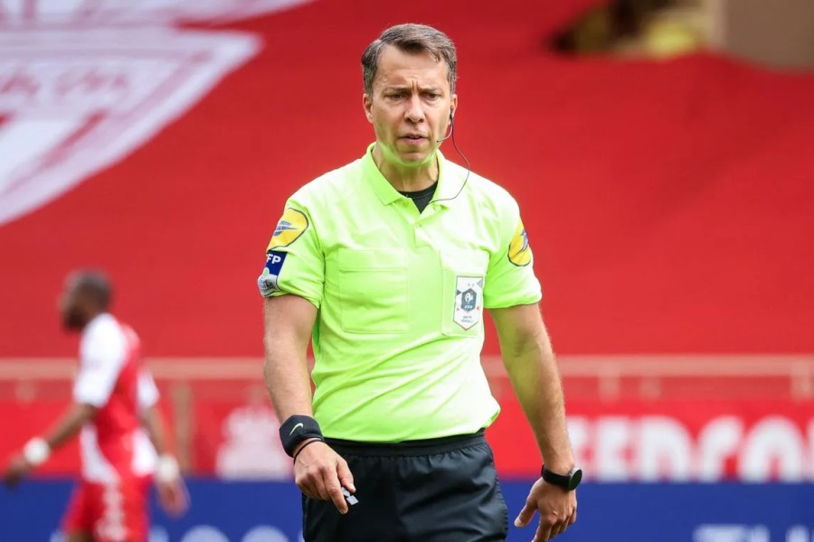 Fransalı futbol hakimi vəfat etdi