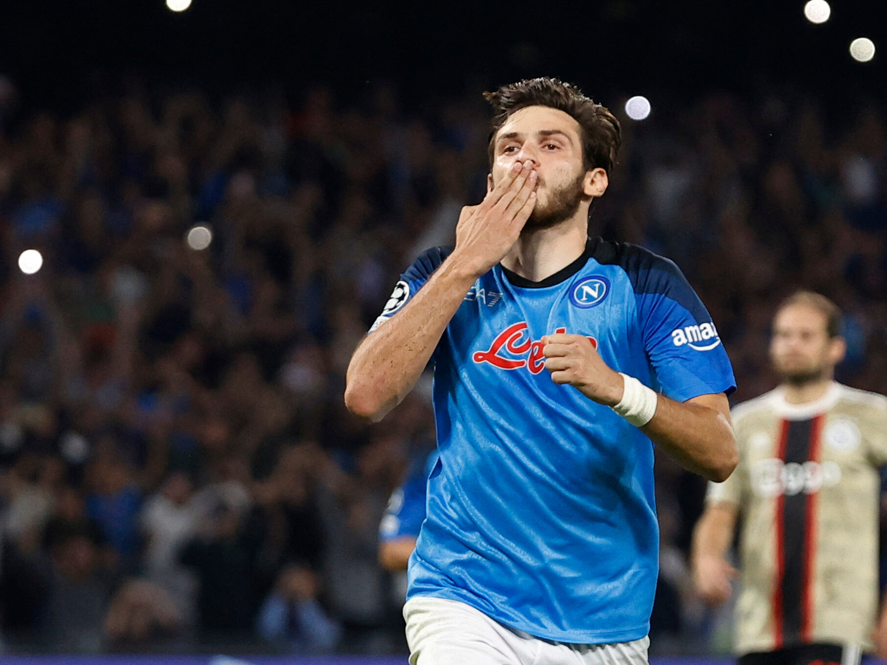 Xviça Kvaraçxeliya nəhəng Avropa klublarının hədəfində