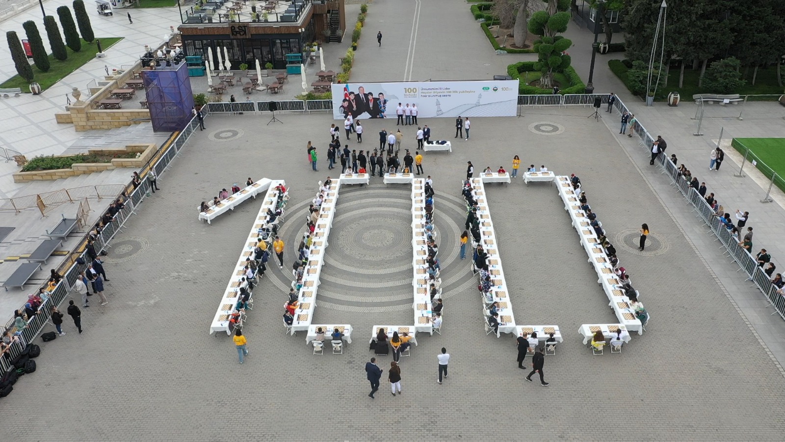 Bakıda ilk dəfə 100 lövhədə seans keçirildi