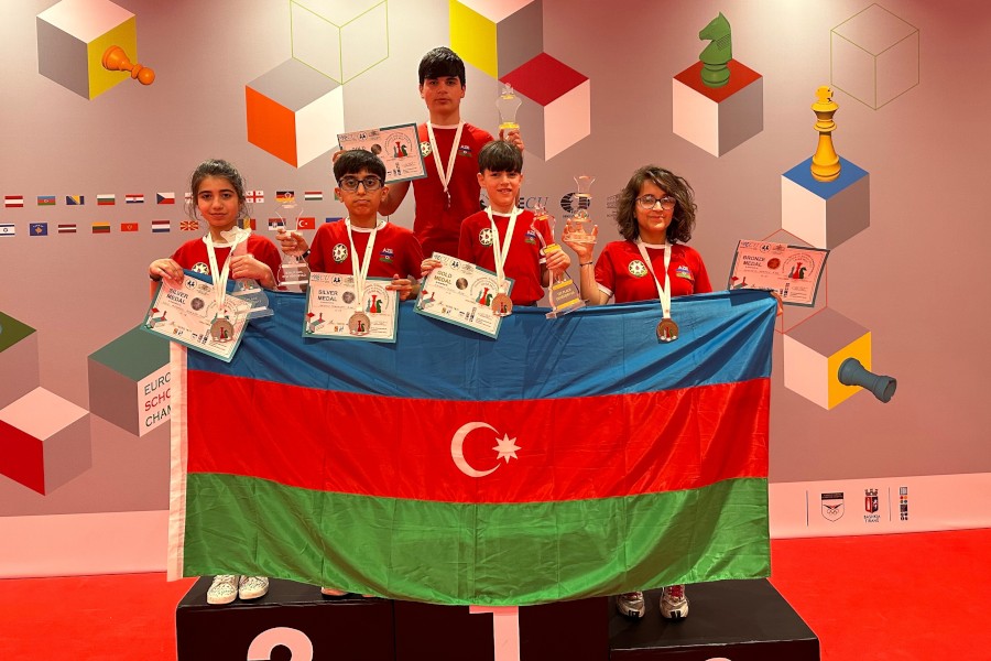 Azərbaycan şahmatçıları AÇ-dən 5 medalla qayıdır