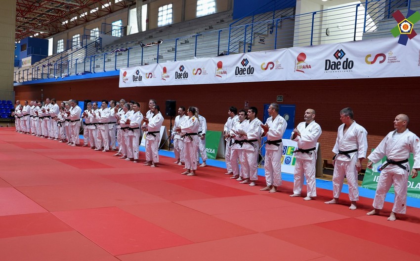 Cüdoçularımız İspaniyada təlim düşərgəsində iştirak edir