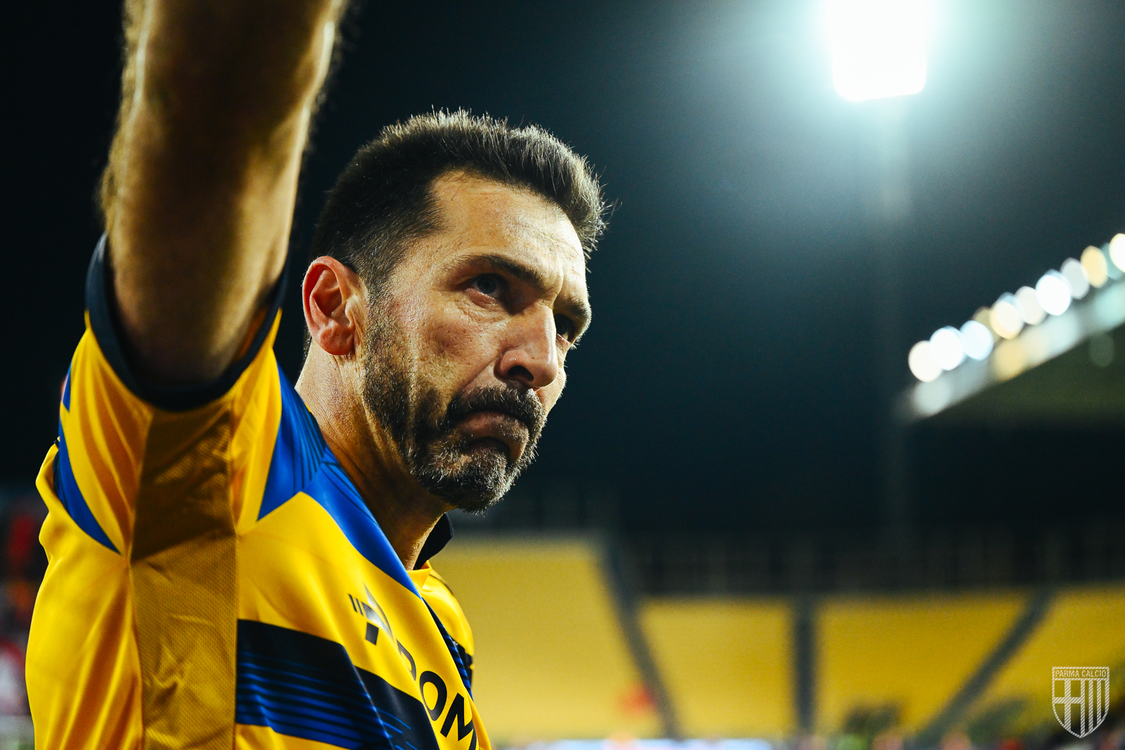 Buffon “Parma”dan gedir