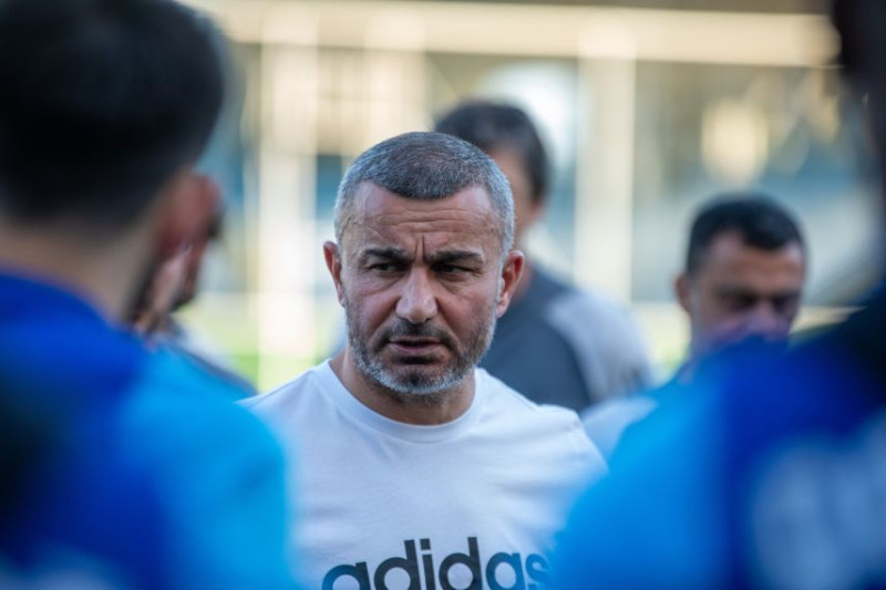 Yiyəsini tanımayan itlər