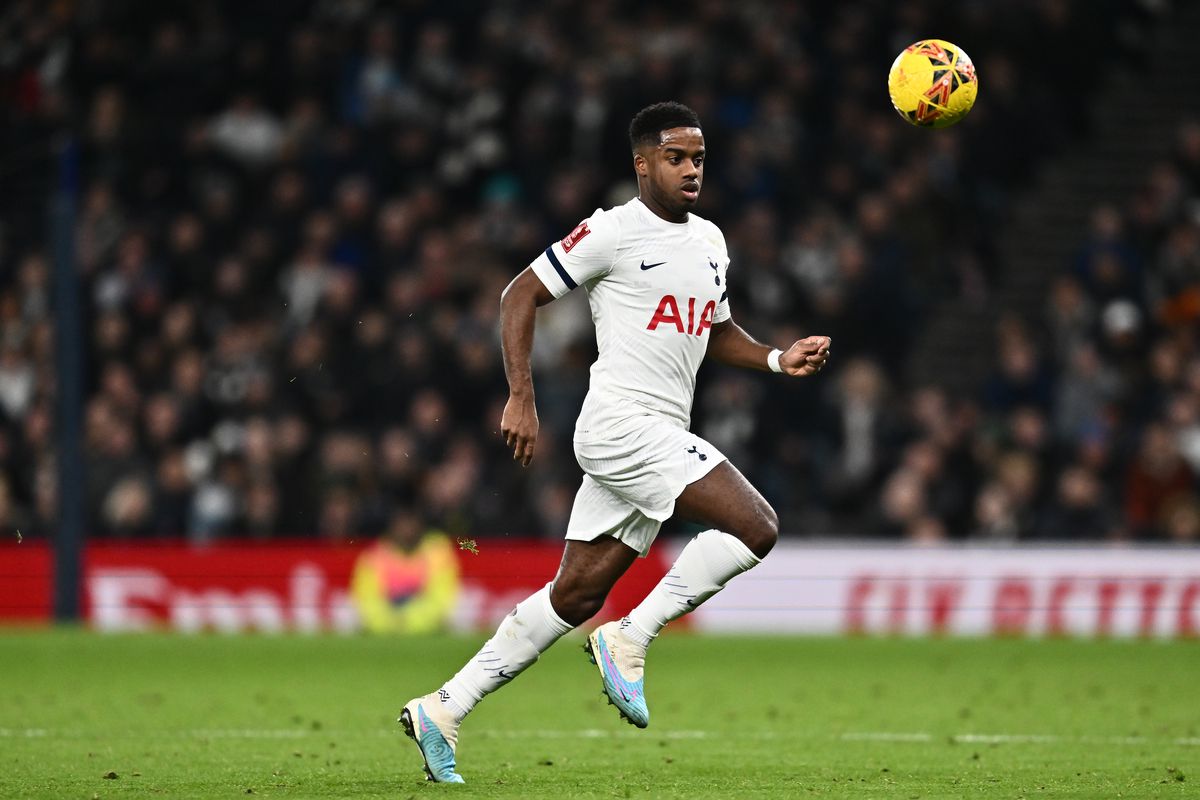 Sessenyon “Tottenhem”i azad agent qismində tərk edəcək