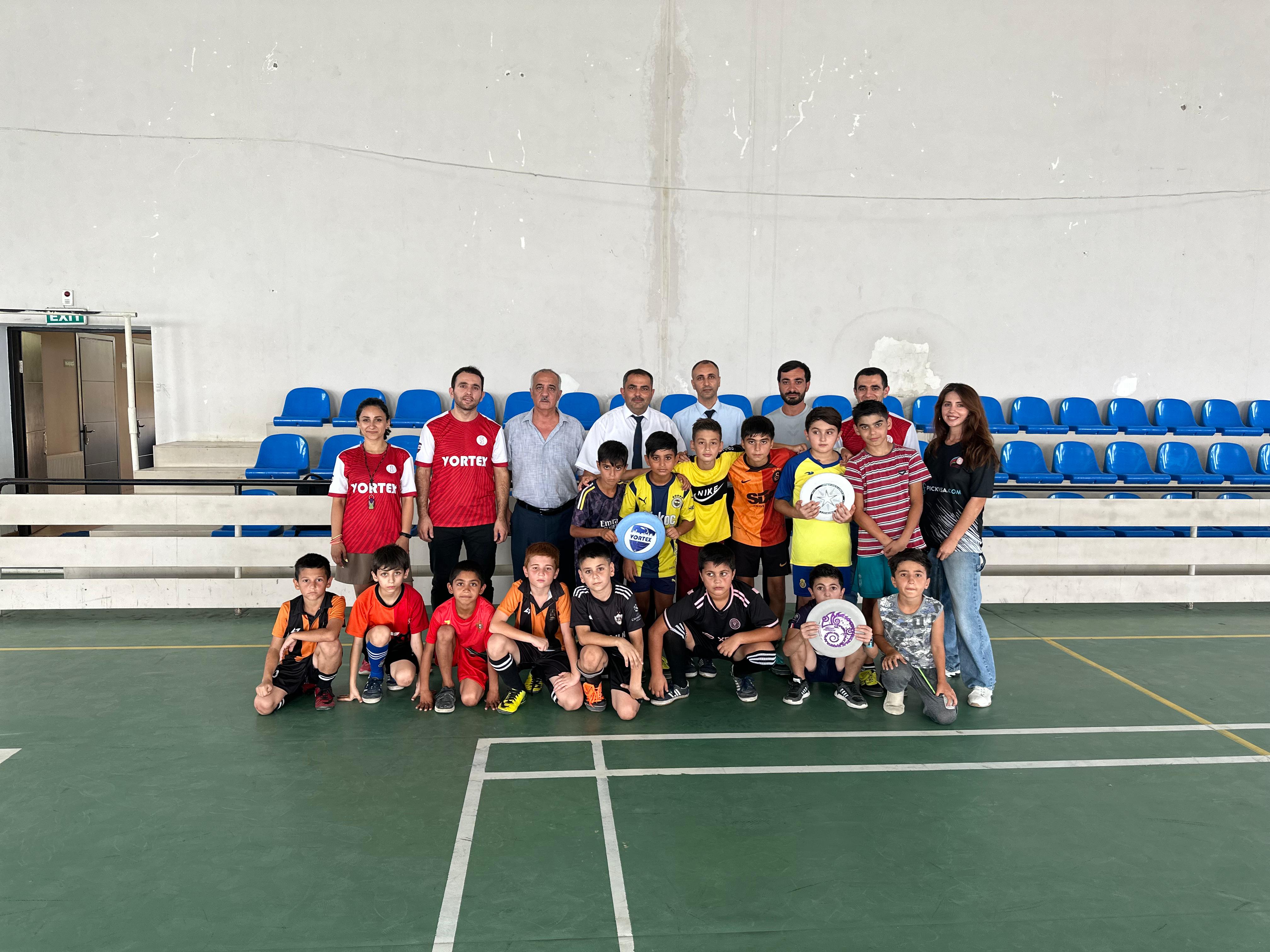 “Yaşıl dünya naminə həmrəylik ili” çərçivəsində məktəblilər üçün ultimate frizbi təlimi