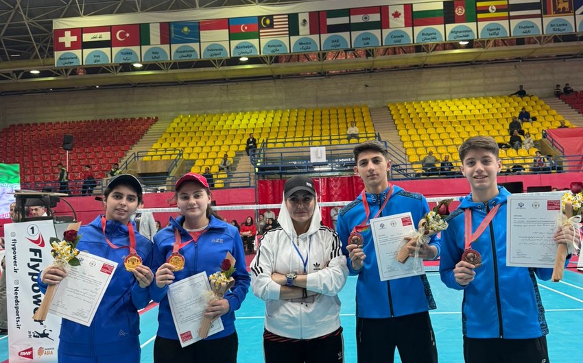 Gənc badmintonçulardan beynəlxalq turnirdə iki medal