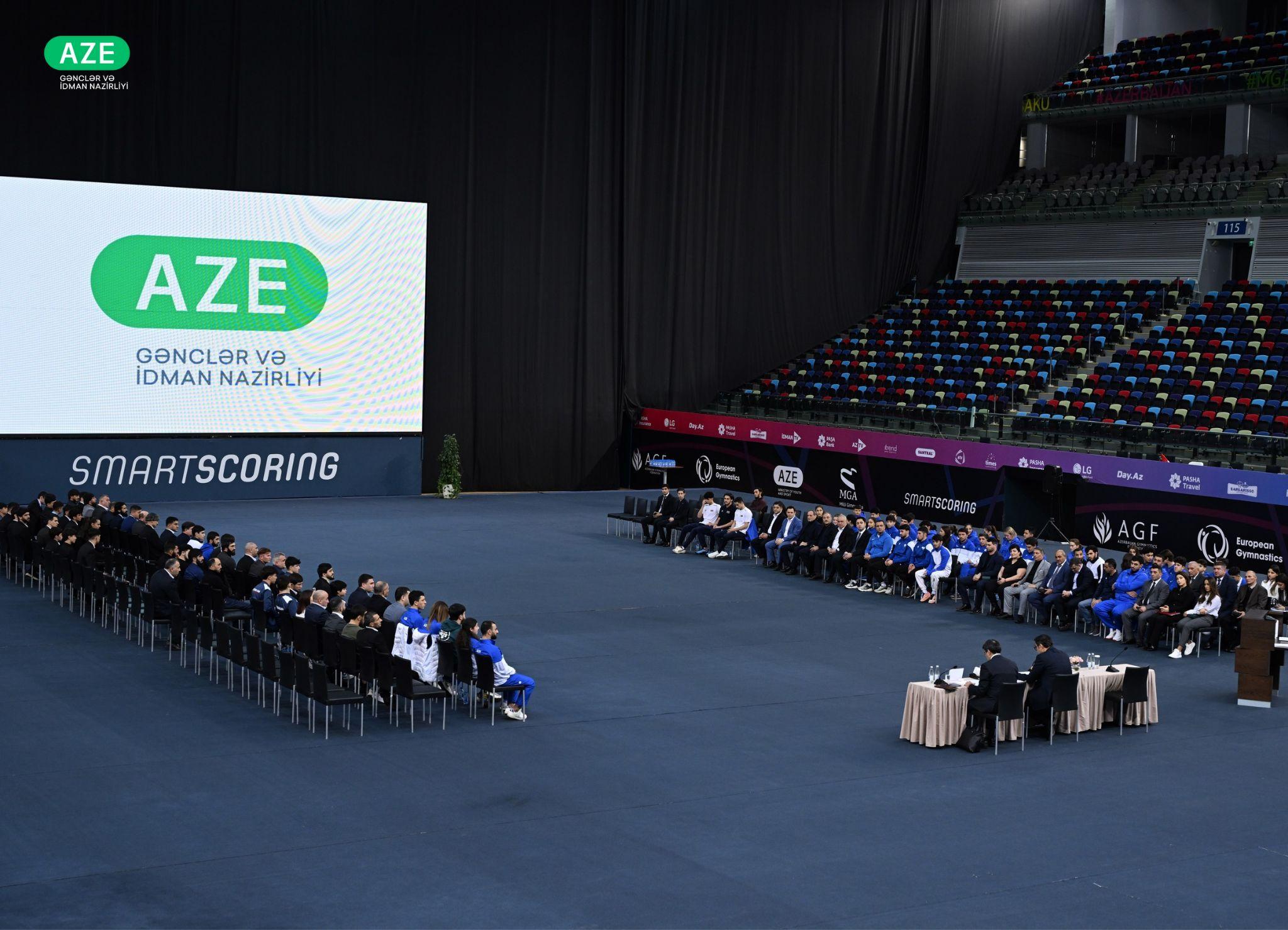 Fərid Qayıbov fərqlənən idmançılar və məşqçilərlə görüşüb