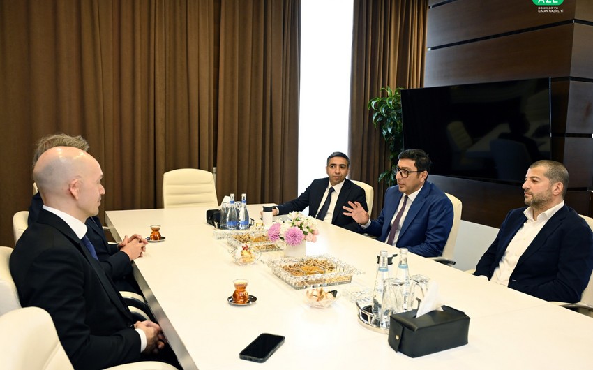 Fərid Qayıbov Avropa Üzgüçülük Federasiyasının prezidenti ilə görüşüb