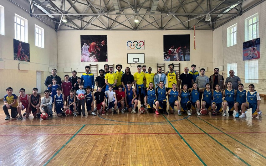 “Gəncə” komandası məktəblilərlə görüşüb