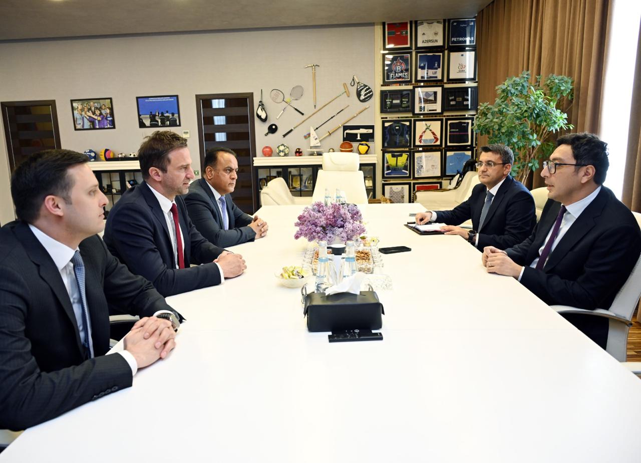 Fərid Qayıbov CEV prezidenti ilə görüşdü