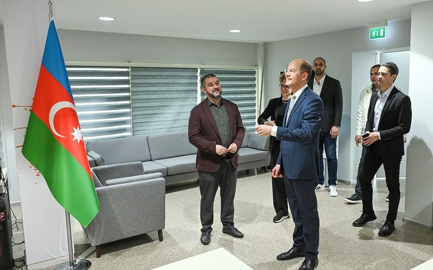 FİBA-nın baş katibi ABF əməkdaşları ilə görüşüb