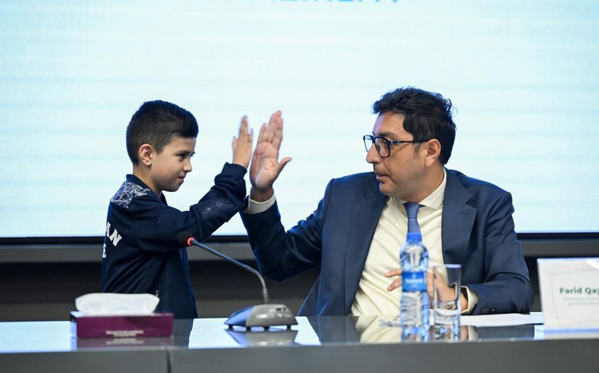 Fərid Qayıbov beynəlxalq yarışlarda uğurla çıxış etmiş idmançılarla görüşdü