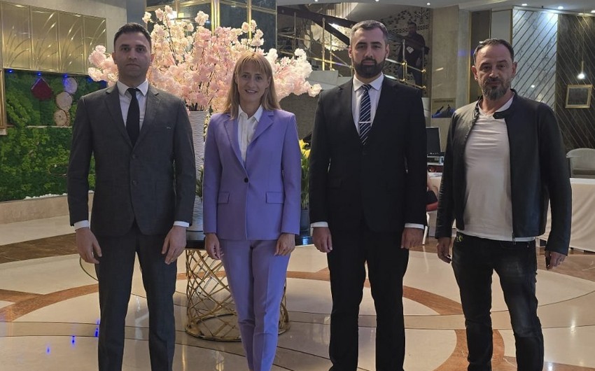 Azərbaycan Üzgüçülük Federasiyasının rəsmiləri Rumıniyada