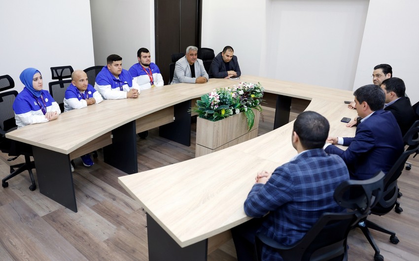 Dünya Kubokunda medal qazanmış idmançılarla görüş keçirilib