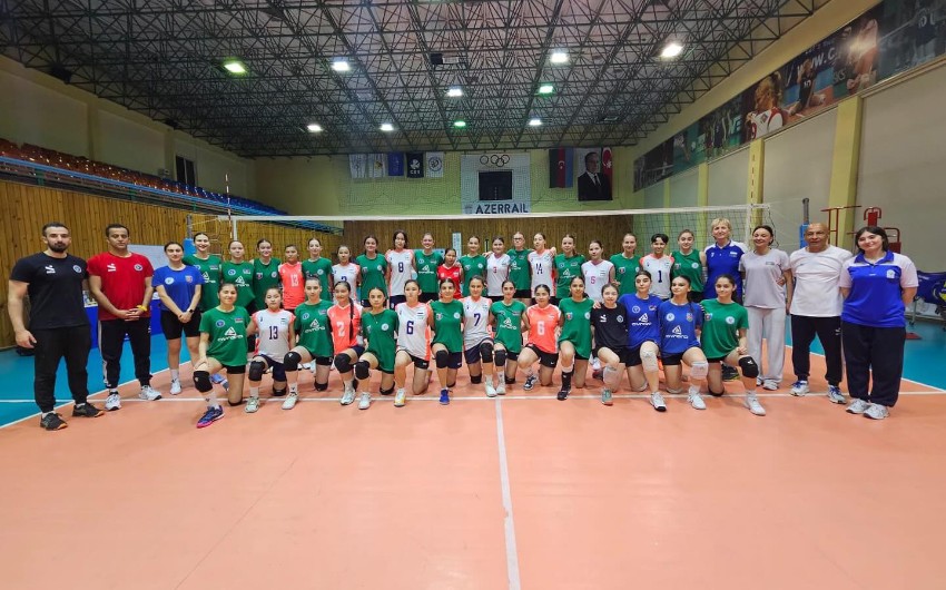 Özbəkistan millisi Bakıya gəlib