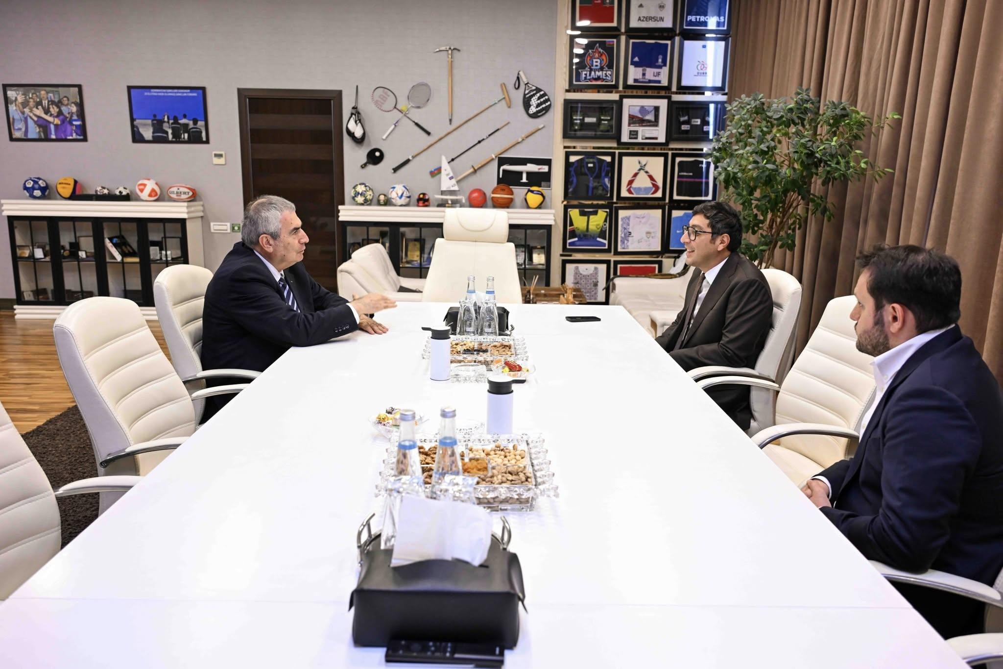 Fərid Qayıbov Beynəlxalq Oxatma Federasiyasının prezidenti ilə görüşdü