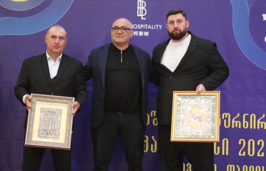 Umudov Beynəlxalq və Avropa Ağırlıqqaldırma Federasiyalarının prezidentləri ilə görüşdü