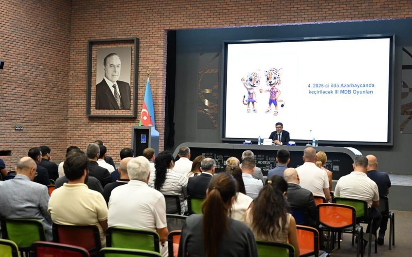 Fərid Qayıbov idman federasiyalarının nümayəndələri ilə görüşdü