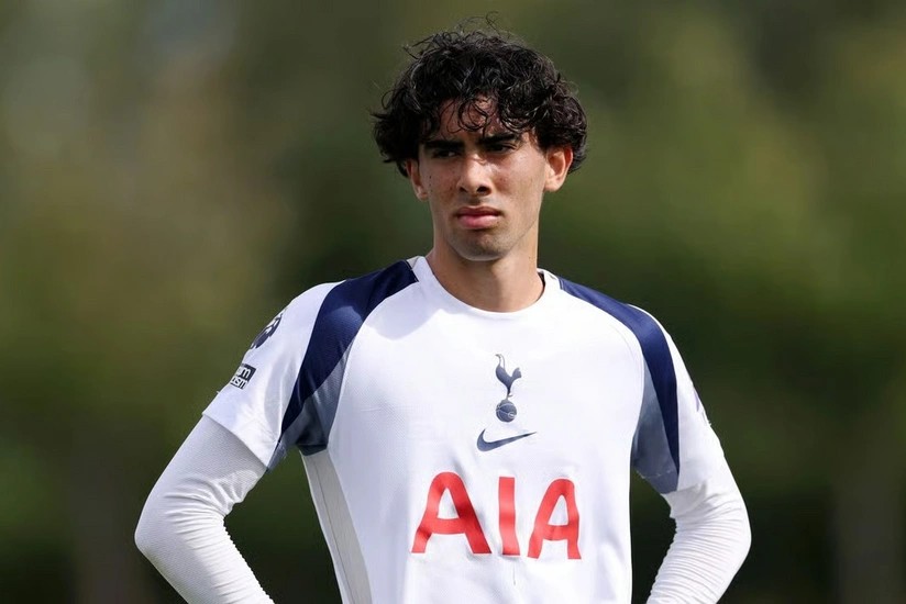 İngiltərəli futbolçu “Tottenhem”in tarixinə düşdü