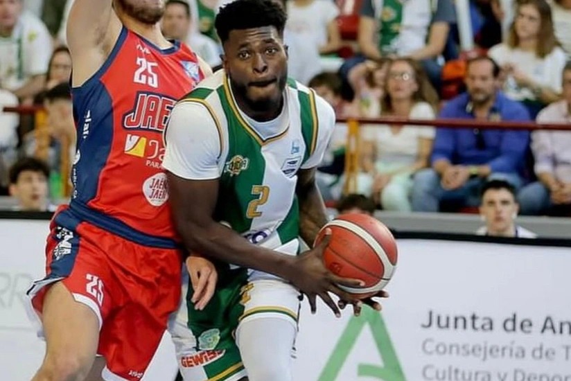 “Sərhədçi” heyətini qanalı basketbolçu ilə gücləndirdi
