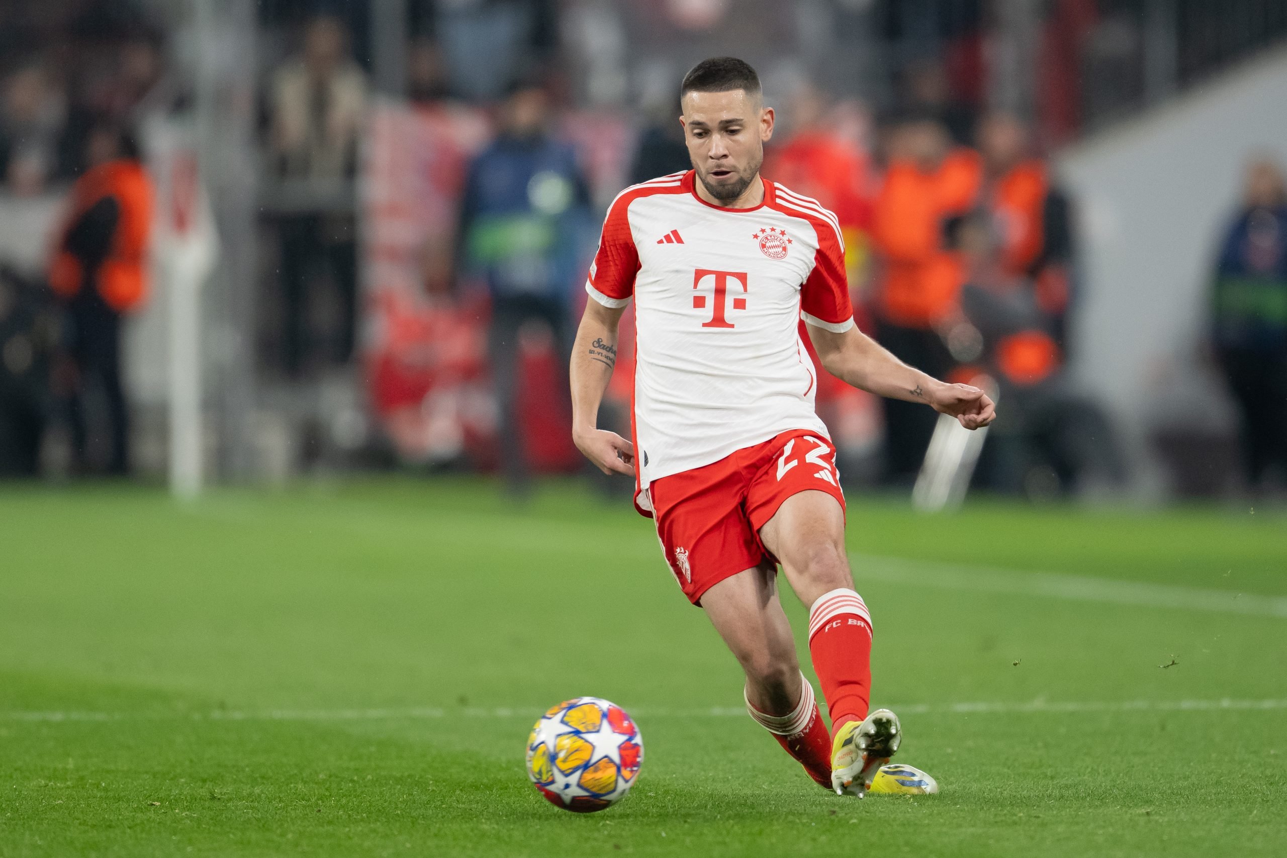 “Yuventus” “Bayern”in çoxyönlü müdafiəçisinə “tamah saldı”