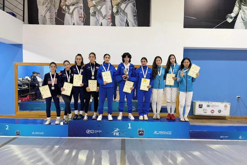 Yeniyetmə sablyaçılardan Gürcüstanda 4 medal
