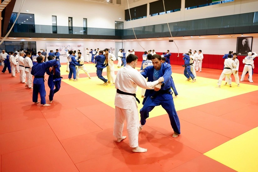 Paracüdoçuların olimpiyaçılarla birlikdə məşqlərinə start verilib