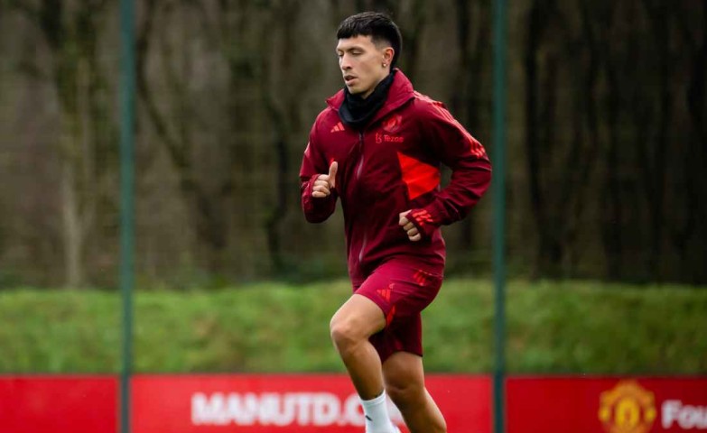 “Mançester Yunayted”in zədəli futbolçusu sıraya döndü