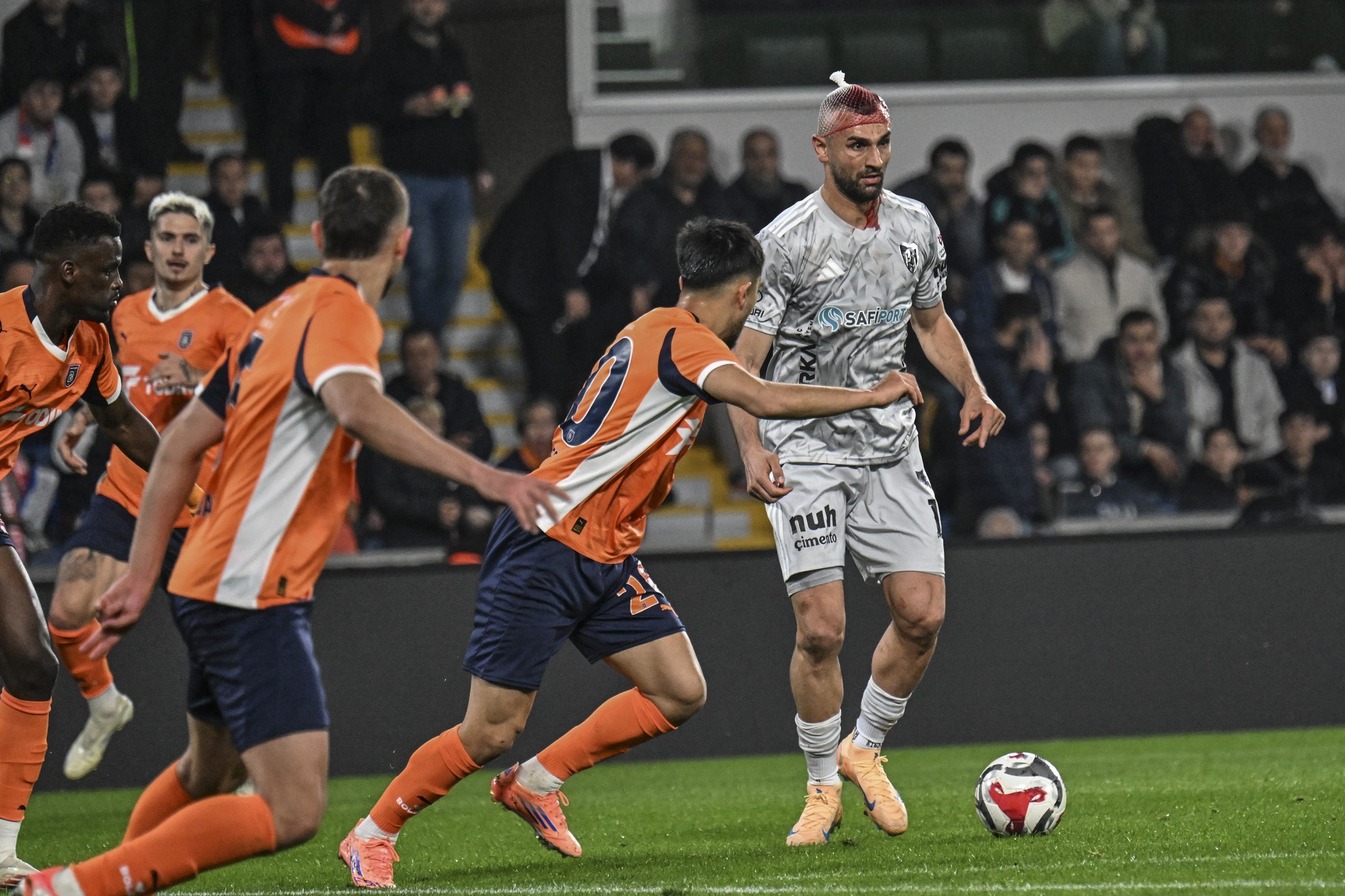 “Başakşəhər”ə bir qol bəs etdi