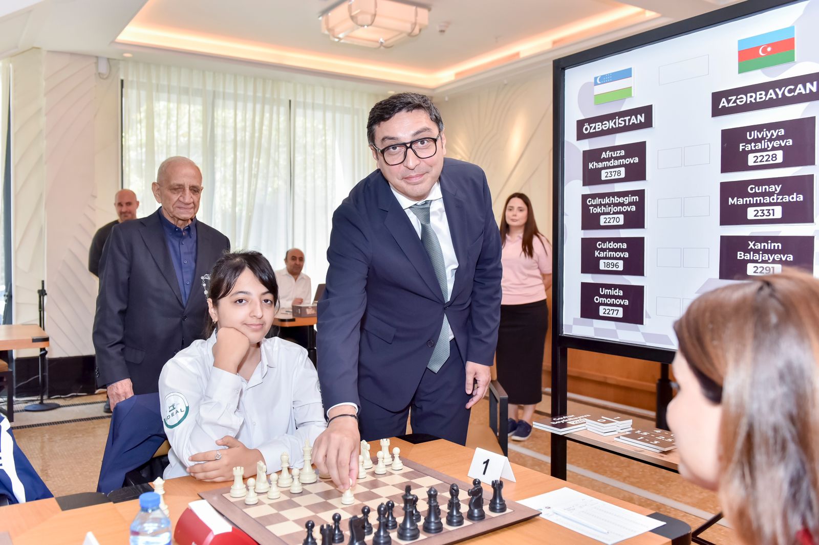 Azərbaycan və Özbəkistanın seçmə matçına start verilib