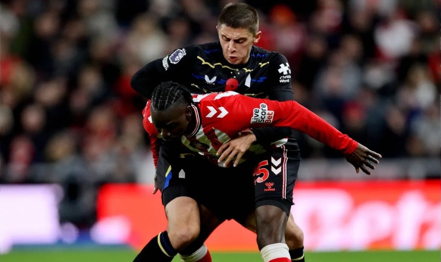 “Everton” səfərdən 1 xalla qayıtdı