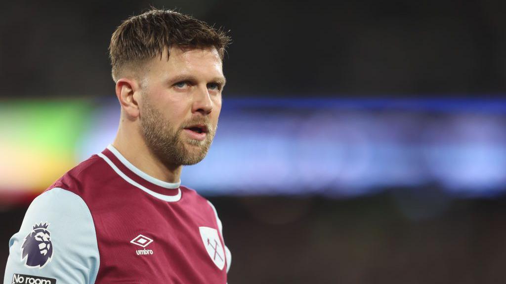 Hücumçusu “Vest Hem”dən ayrılmaq istəyir