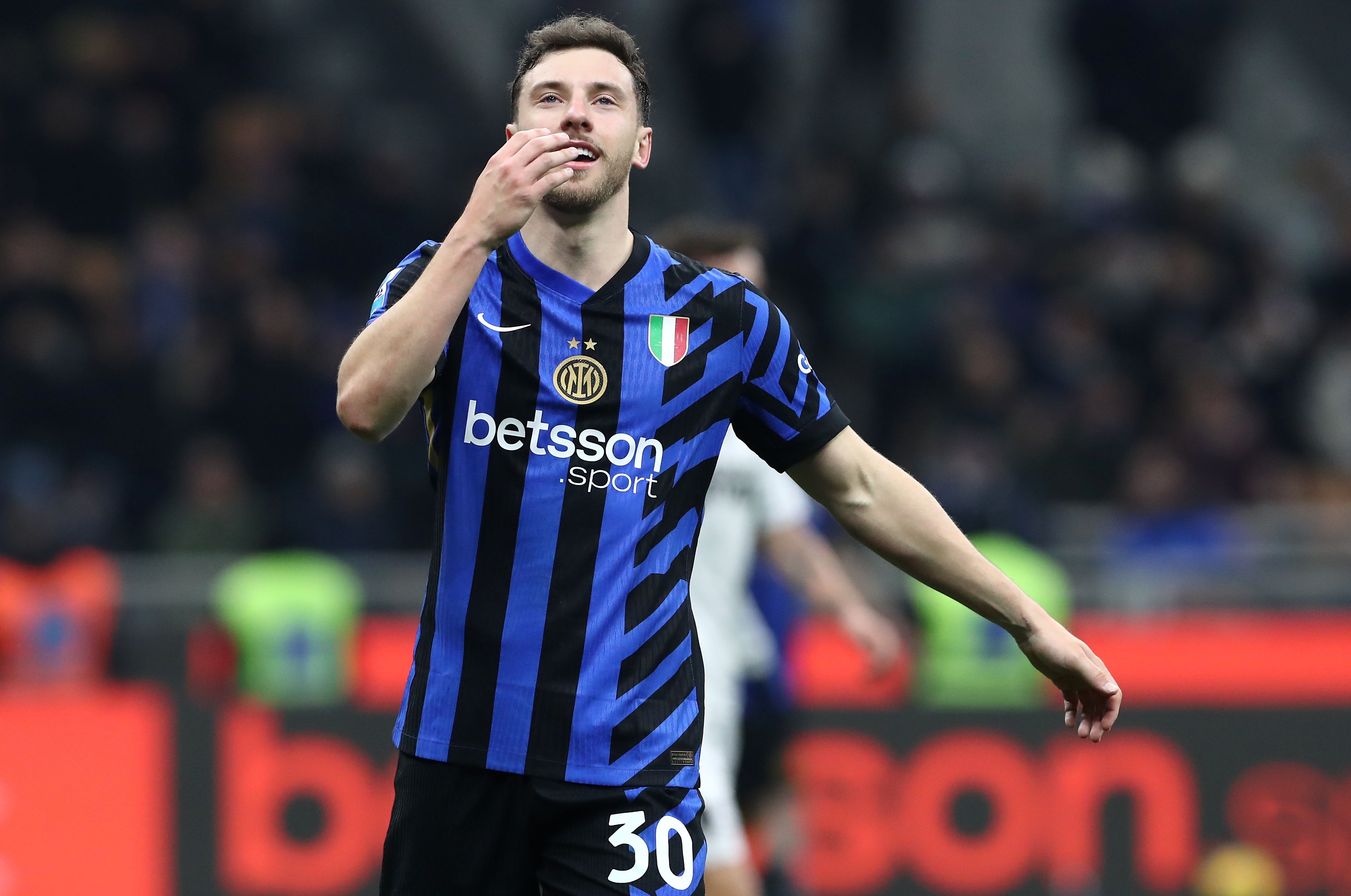 “İnter” müdafiəçisi ilə müqaviləsini yeniləyəcək