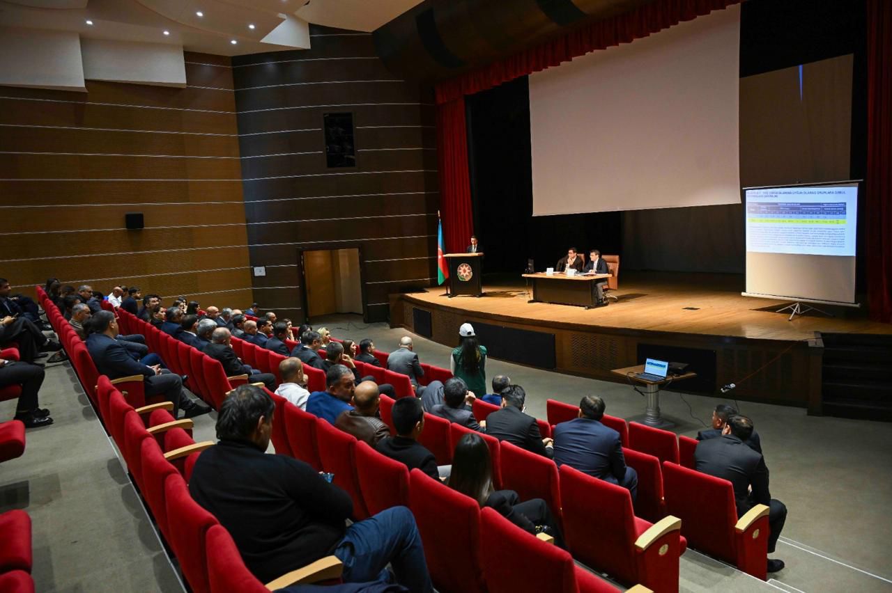 Fərid Qayıbov Qəbələdə idman federasiyalarının nümayəndələri ilə görüşüb