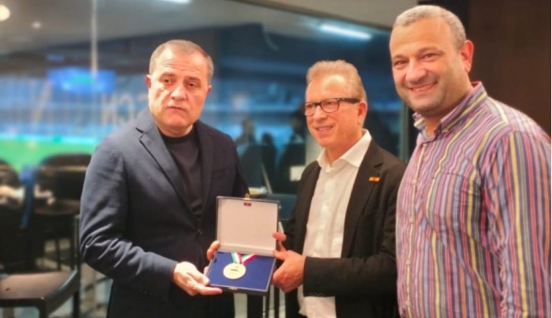 Ceyhun Bayramova Napoli–Bakı Assosiasiyasının medalı təqdim olunub