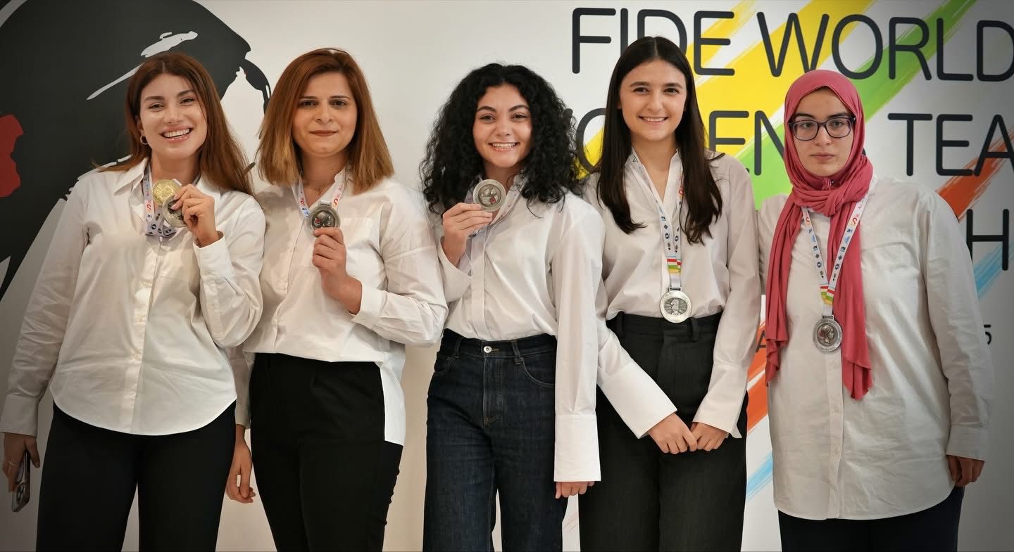 “Finalda FIDE komandasına qarşı çıxış etmək bir az ağır idi”