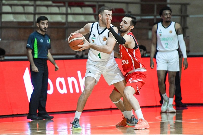 &ldquo;Sərhədçi&rdquo; &ldquo;Ordu&rdquo; ilə bacarmadı