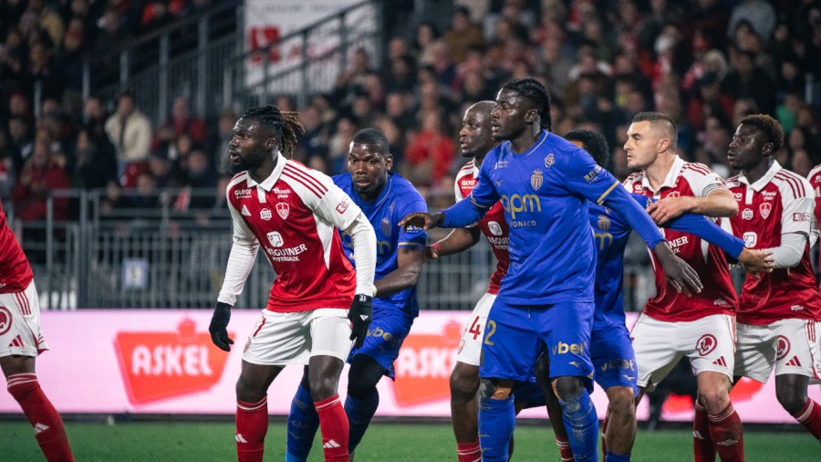 3 xalı tək qolla qazandılar