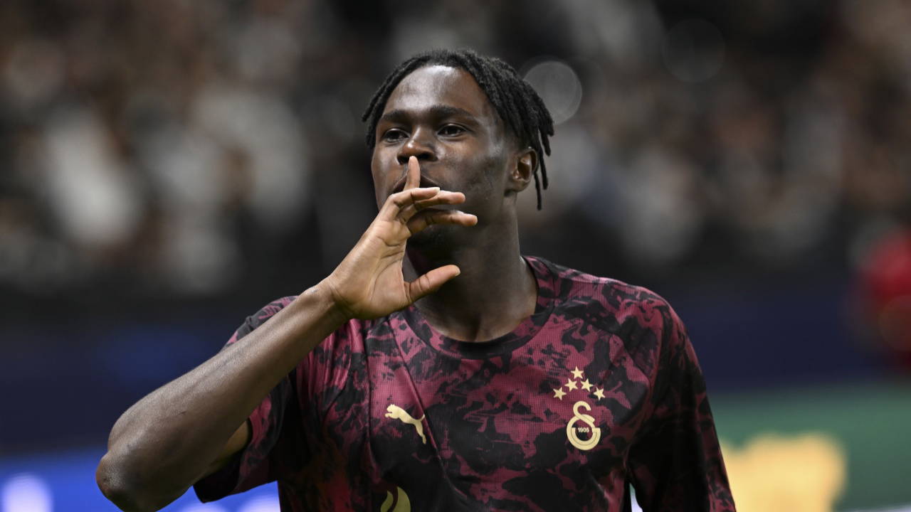 “Liverpul” “Qalatasaray”ın müdafiəçisi ilə maraqlanır