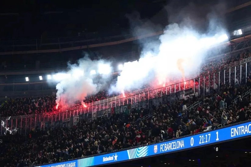 Almanlar yenilənmiş "Kamp Nou"ya zərər vurublar