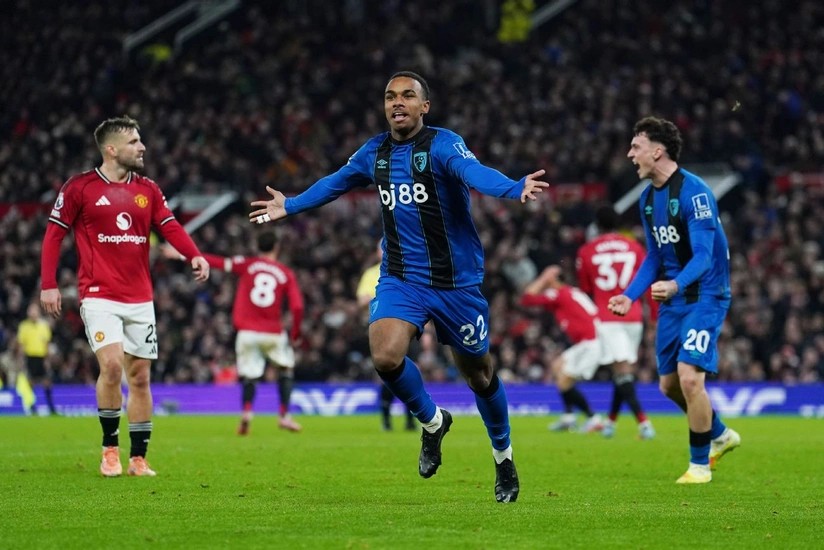 “Bornmut” “Mançester Yunayted”in qəniminə çevrilib