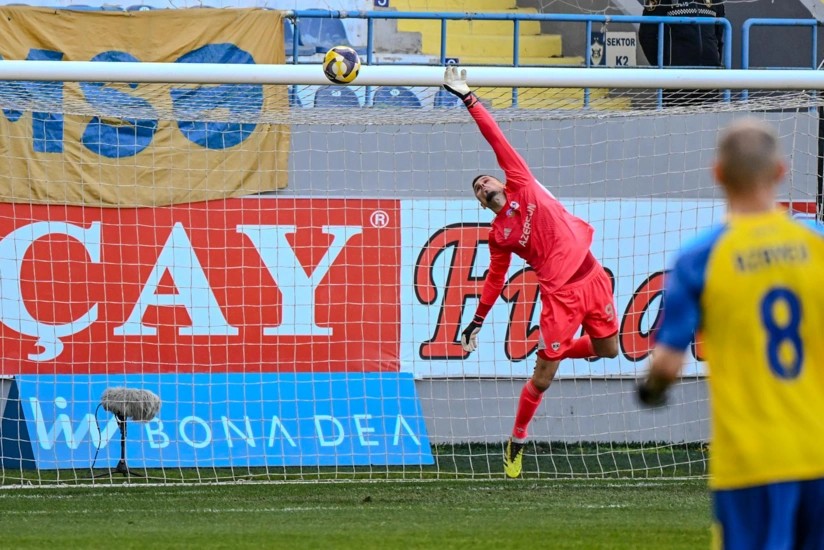 &ldquo;Qarabağ&rdquo;ın ev oyunundakı uğursuz seriyası 14 ildən sonra təkrarlandı