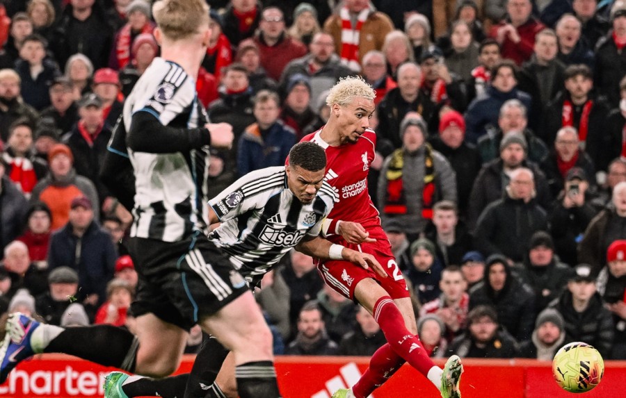 “Qarabağ”ın rəqibi “Liverpul”a böyük hesabla uduzdu