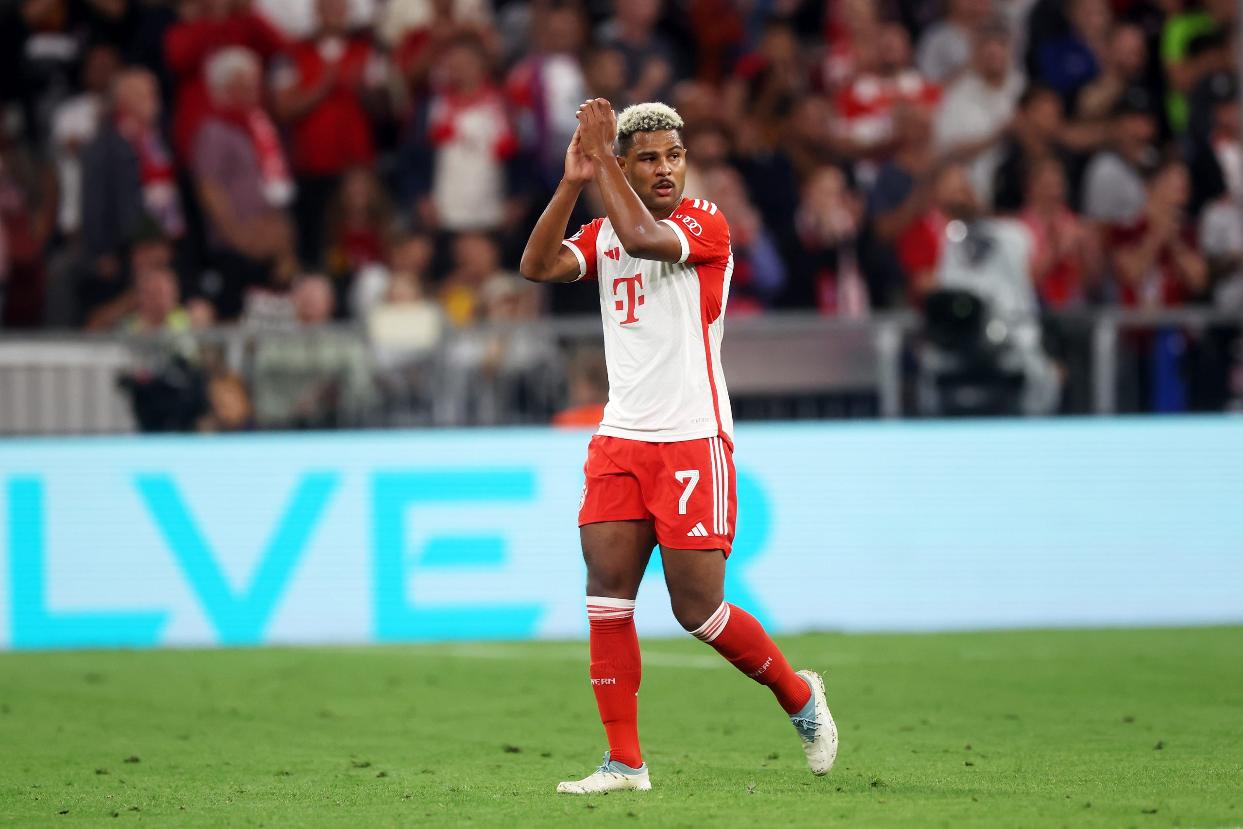 Qnabri &ldquo;Bayern&rdquo;lə müqaviləsini yeniləməsini şərh etdi