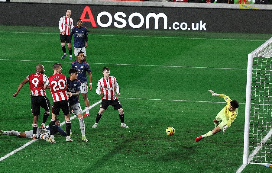 &ldquo;Arsenal&rdquo; səfərdə xal itirdi