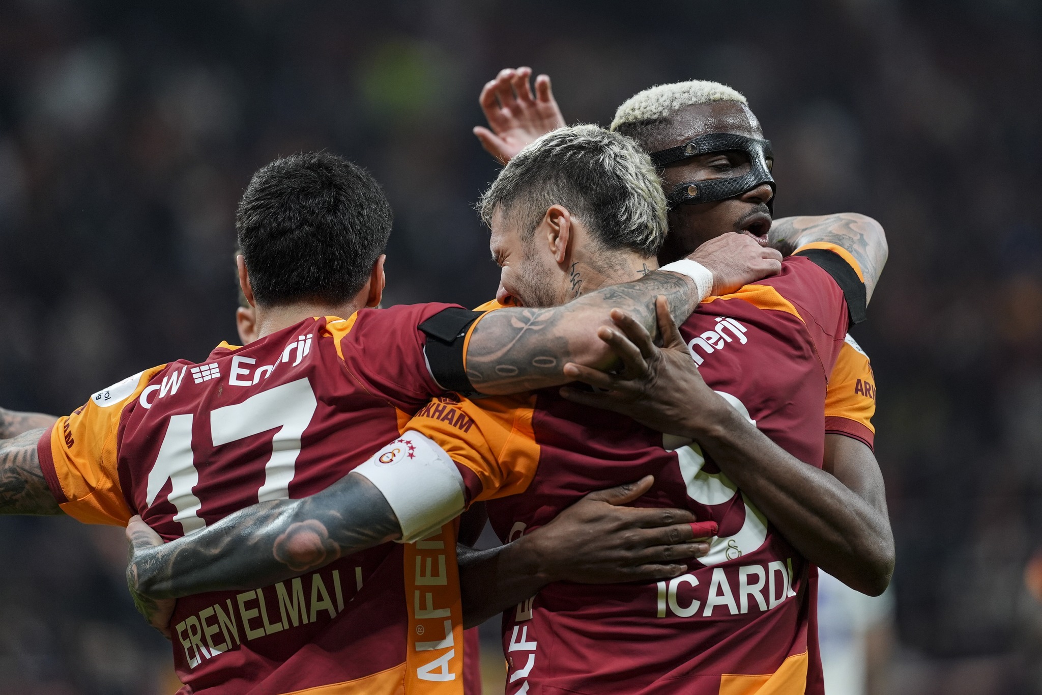 "Qalatasaray"dan darmadağın