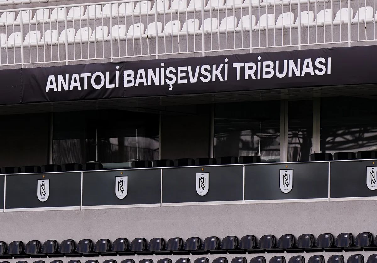 &ldquo;Neftçi&rdquo;nin stadionunda &ldquo;Banişevski tribunası&rdquo;